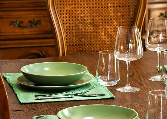 Topophilia מונמבאסיה