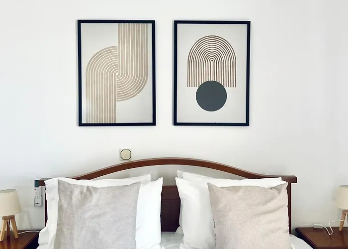 Topophilia מונמבאסיה